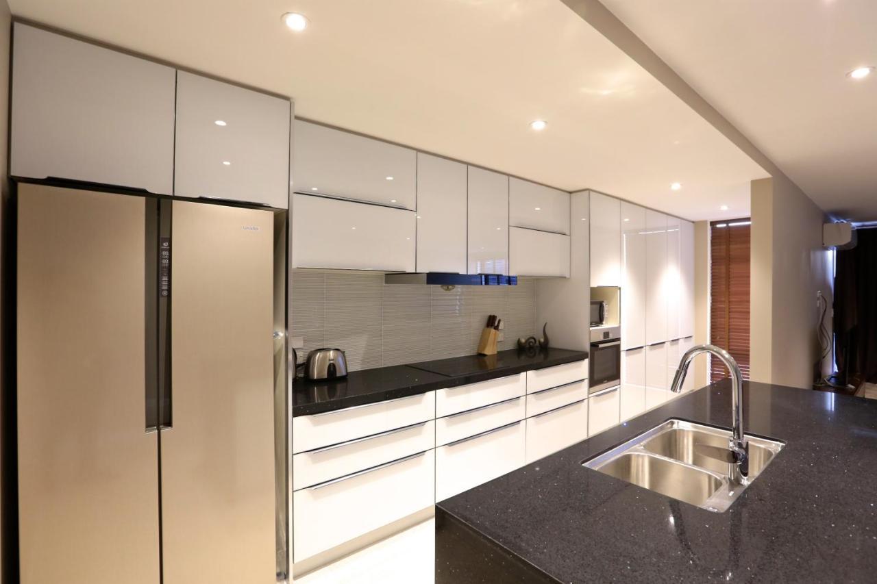 Golden Sun Apartment -Two Bedrooms, Three Bedrooms Christchurch Kültér fotó