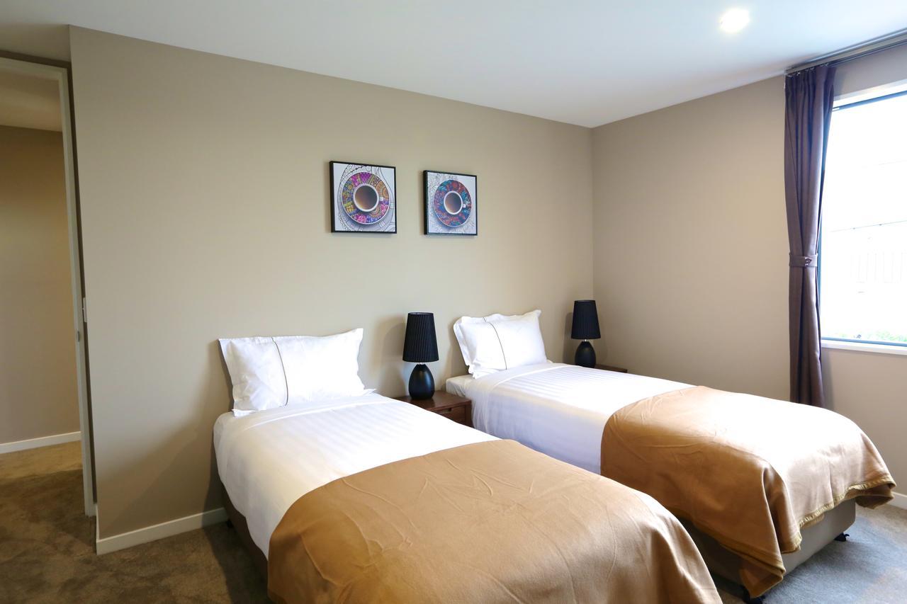 Golden Sun Apartment -Two Bedrooms, Three Bedrooms Christchurch Kültér fotó